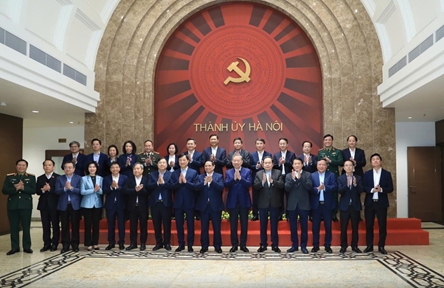 Strong legal framework needed for Hanoi’s development, innovation: Party chief